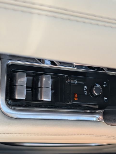 Used 2023 Land Rover Range Rover SE AWD/4WD image 41