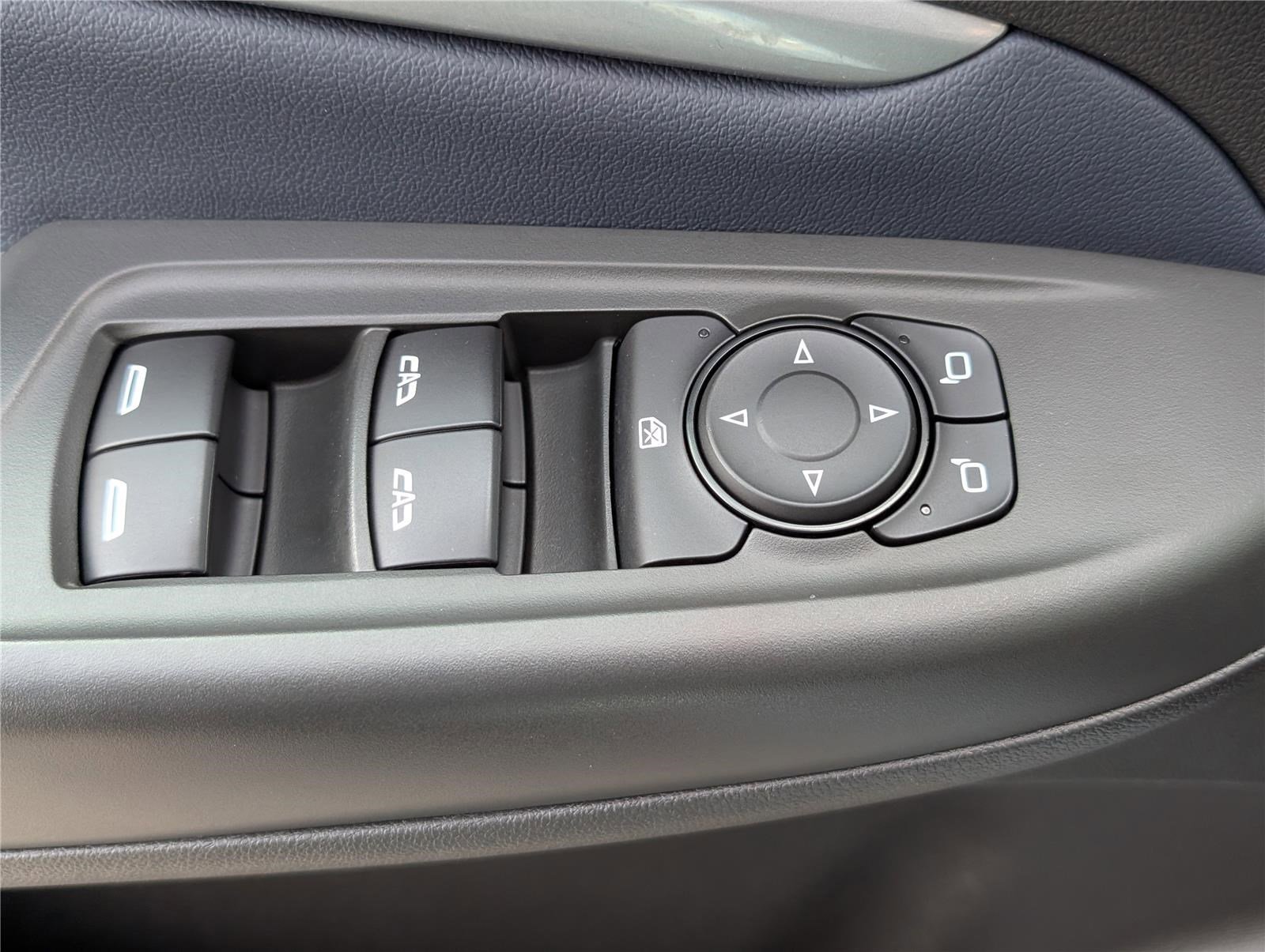 Used 2023 Chevrolet Bolt EUV Premier image 19