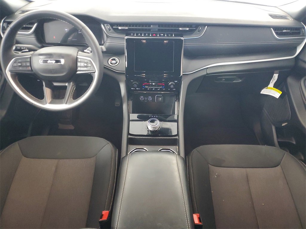 Used 2024 Jeep Grand Cherokee L Laredo image 13