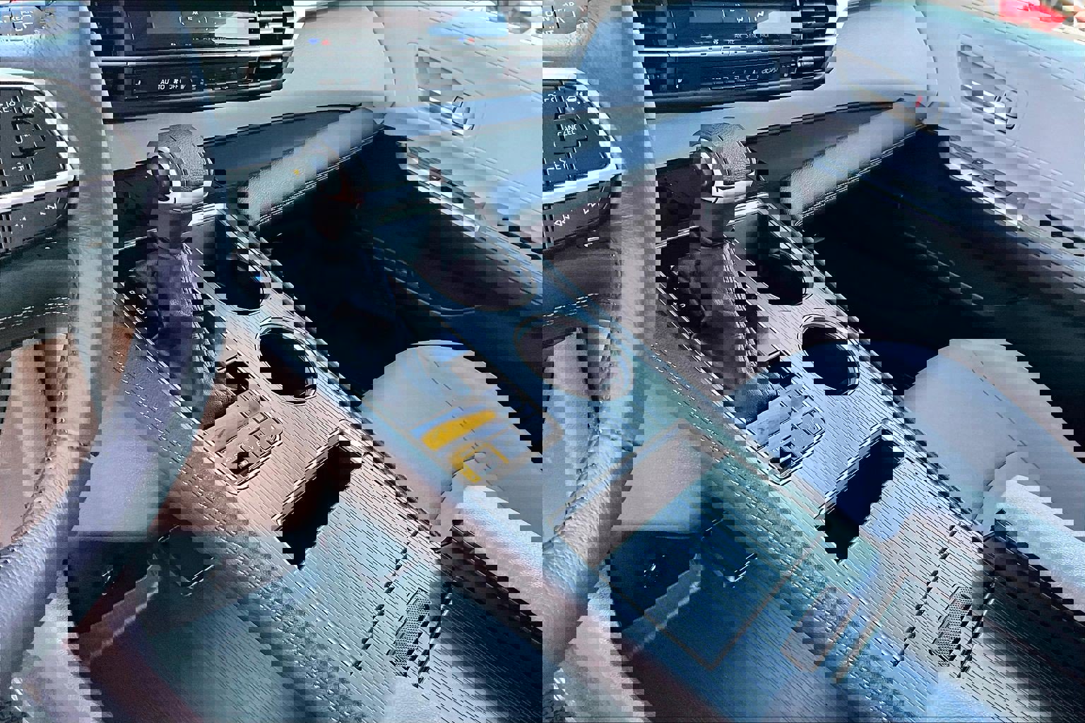 Used 2025 Toyota Sienna XLE w/ XLE Plus Package image 16