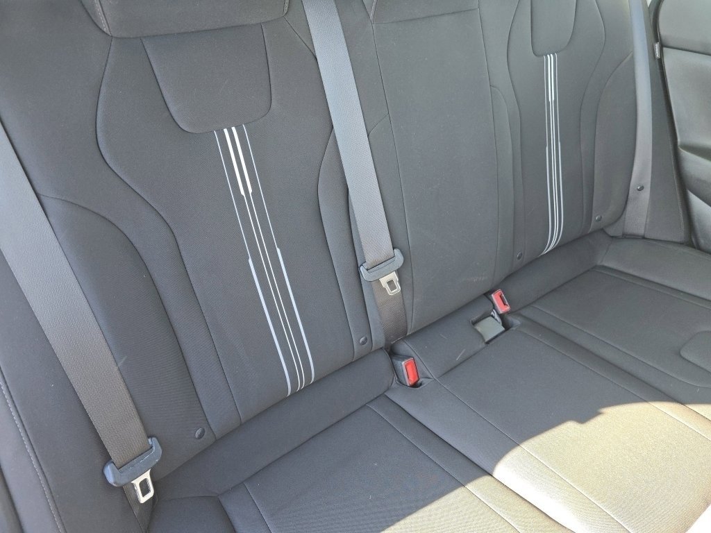 Used 2025 Hyundai Elantra Blue image 23