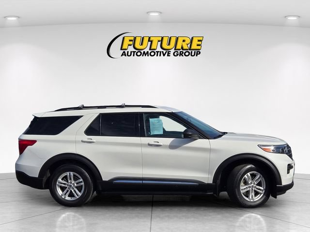 Used 2023 Ford Explorer XLT RWD image 3