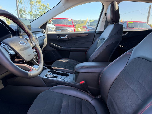Used 2022 Ford Escape SEL w/ SEL Stealth AWD Package image 18