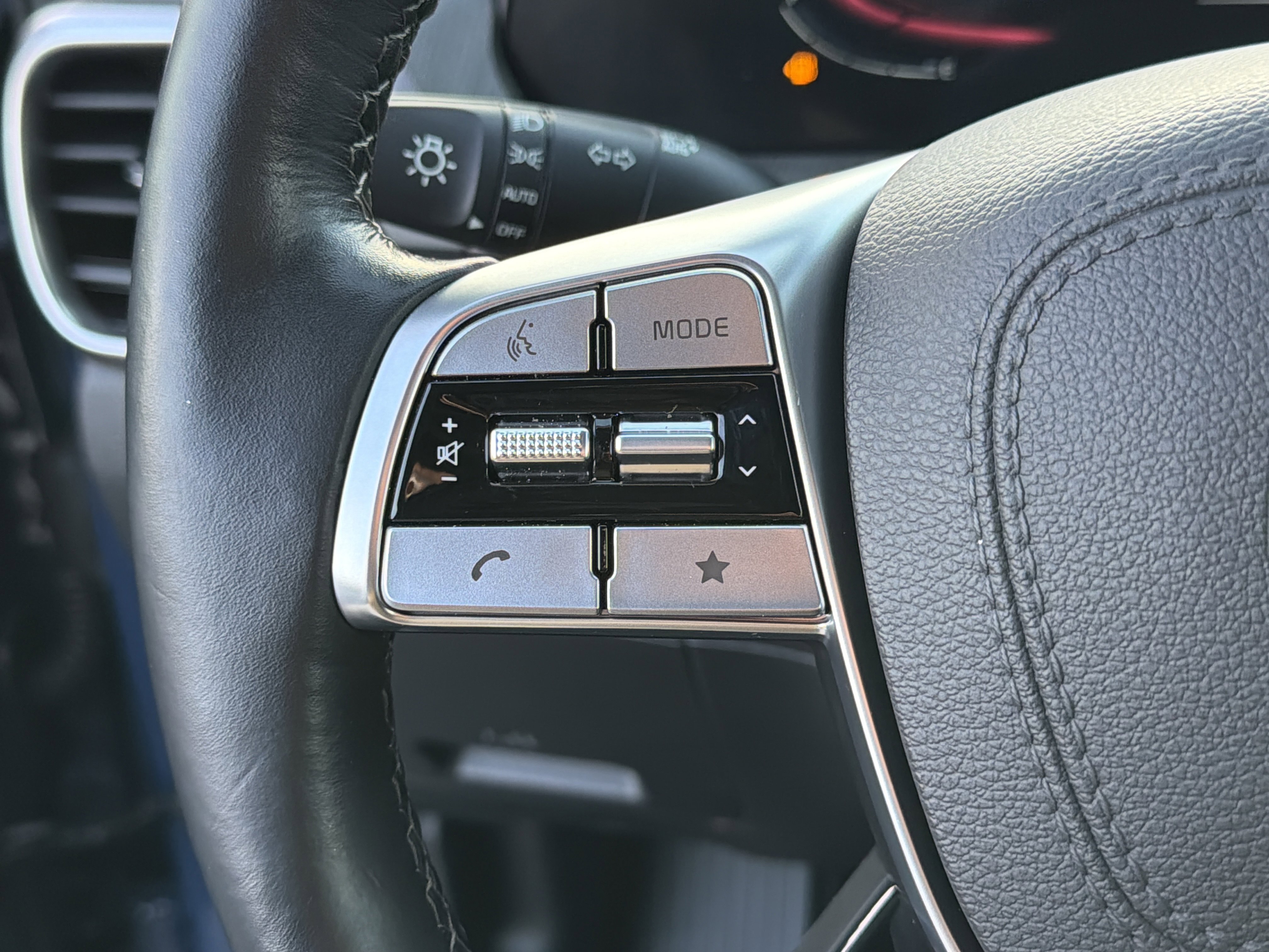 Used 2025 Kia Telluride EX image 27