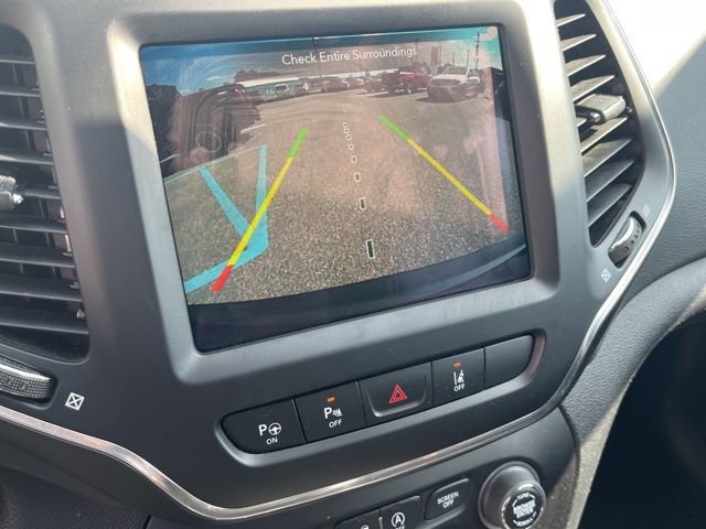 Used 2023 Jeep Cherokee Altitude Lux image 19