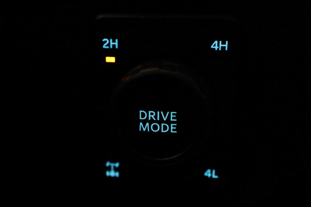 Used 2024 Ford F250 Lariat w/ Black Appearance Package AWD/4WD image 24