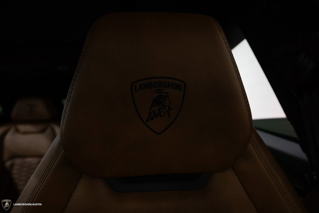 Used 2022 Lamborghini Urus image 27