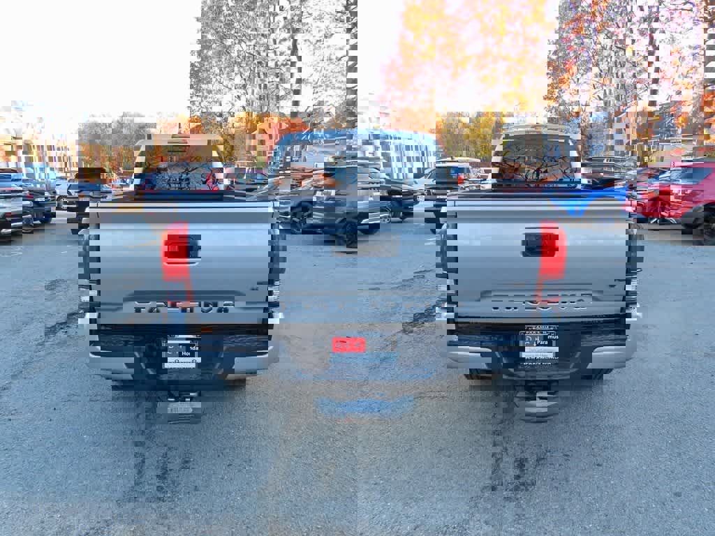 Used 2019 Toyota Tacoma TRD Sport image 5