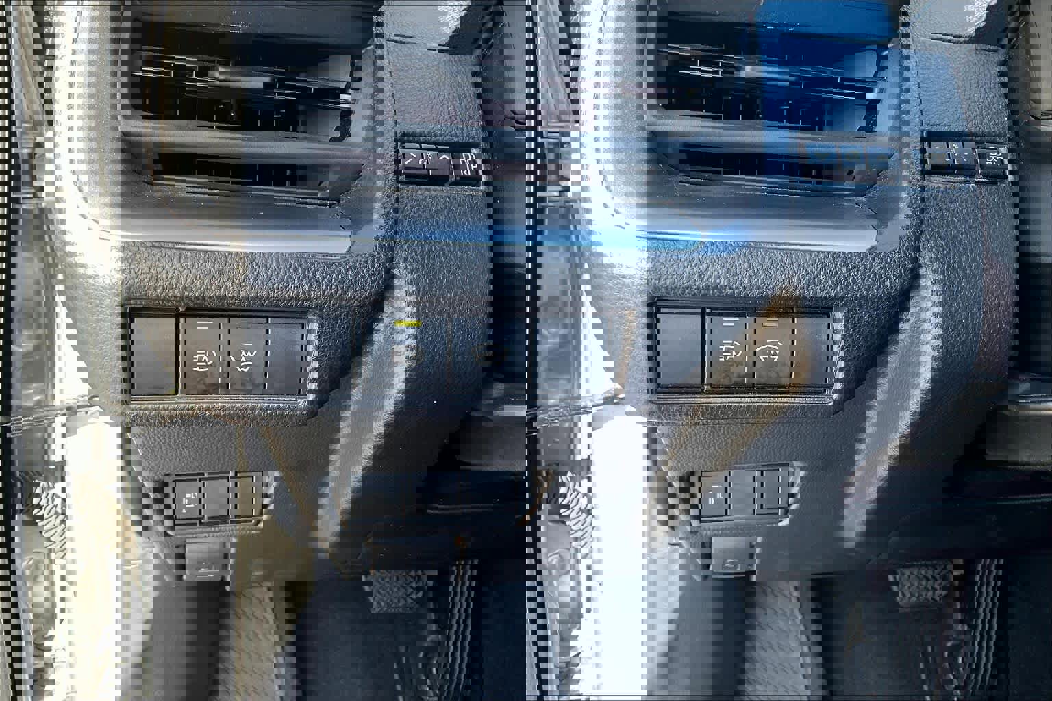 Used 2024 Toyota Prius XLE image 60