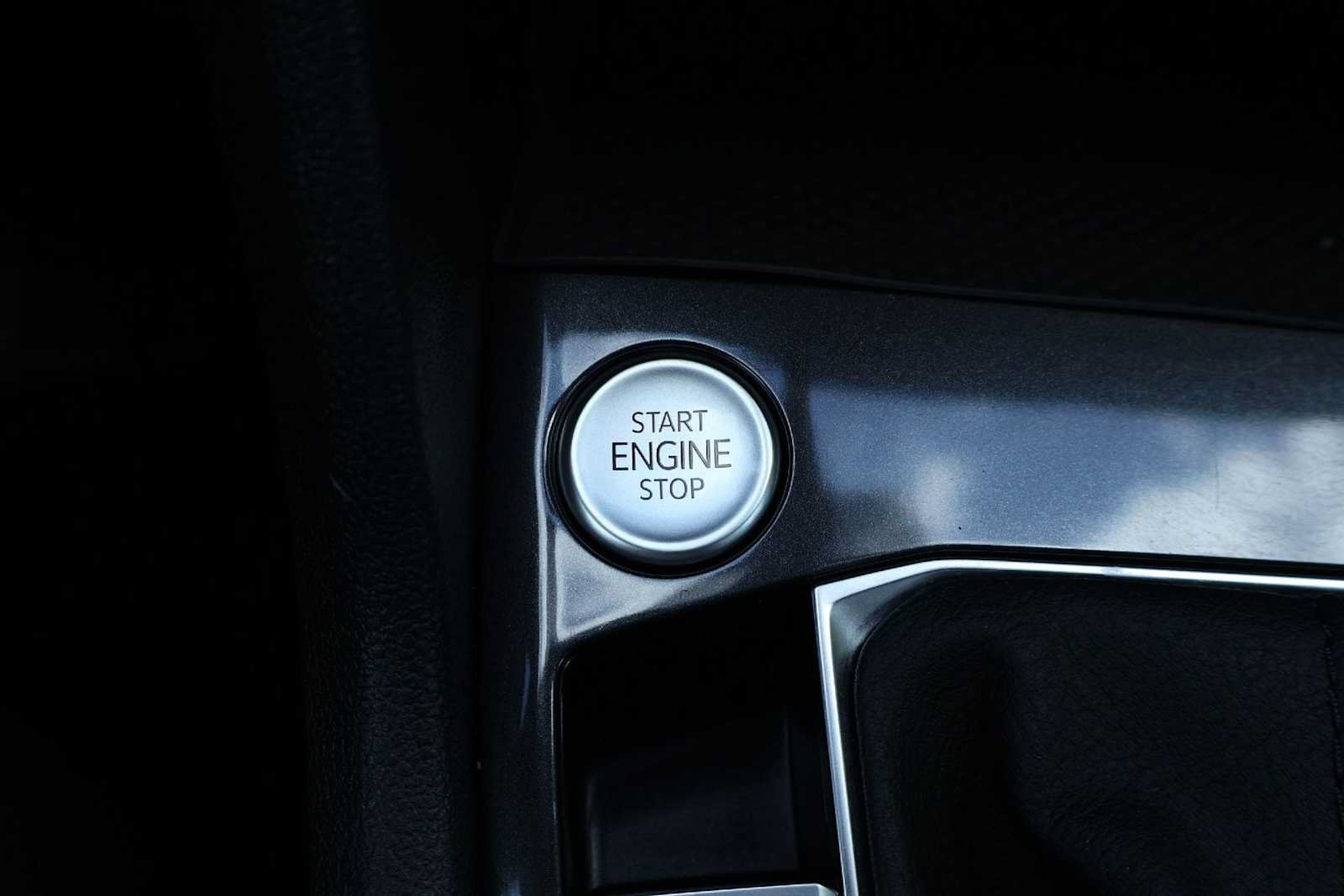 Used 2024 Volkswagen Tiguan Wolfsburg Edition AWD/4WD image 25