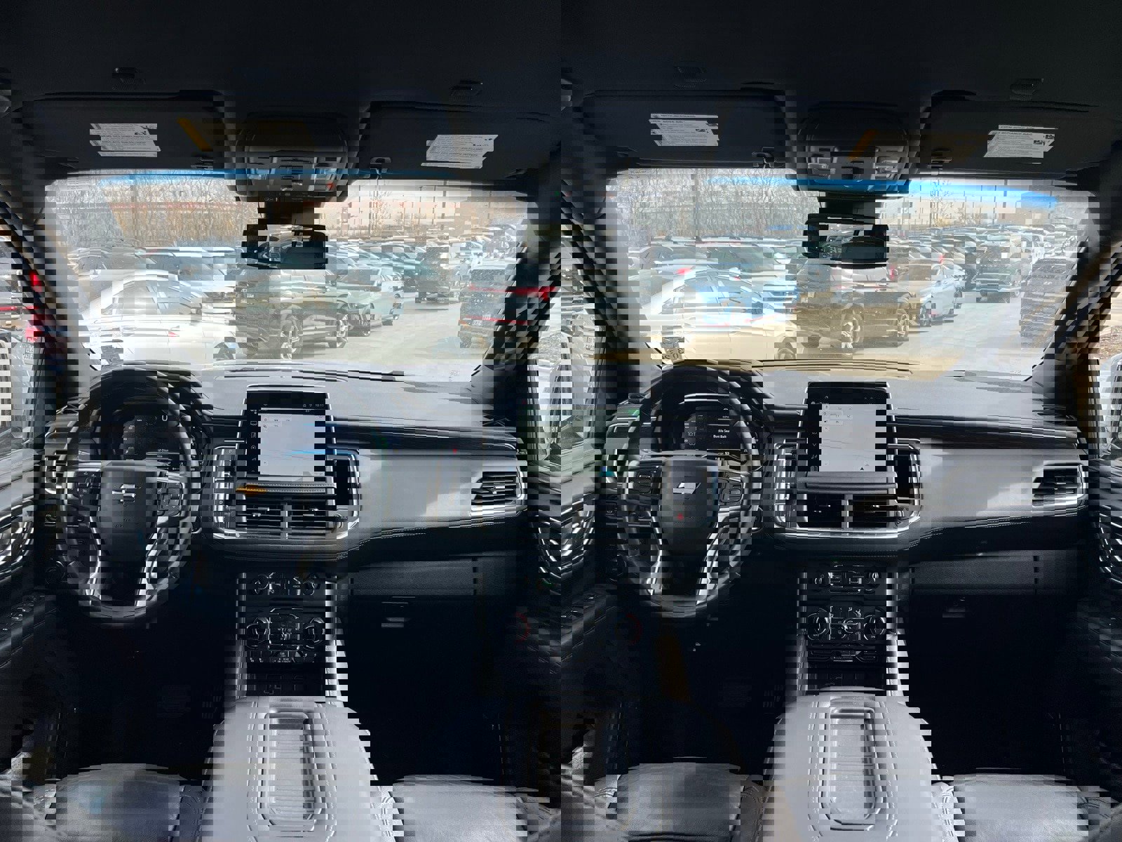 Used 2024 Chevrolet Suburban LT image 23