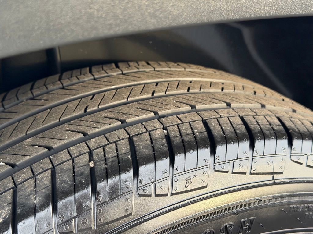 Used 2025 Chevrolet Trax ACTIV w/ Sunroof Package image 44