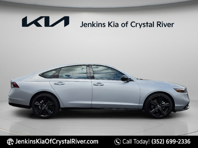 Used 2025 Honda Accord Sport image 2