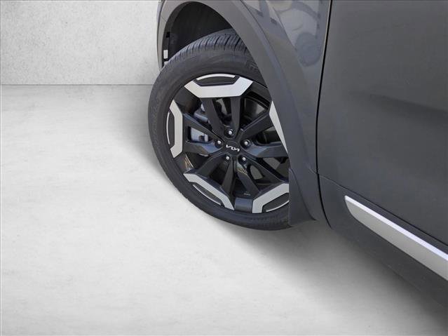 Used 2024 Kia Telluride S image 10