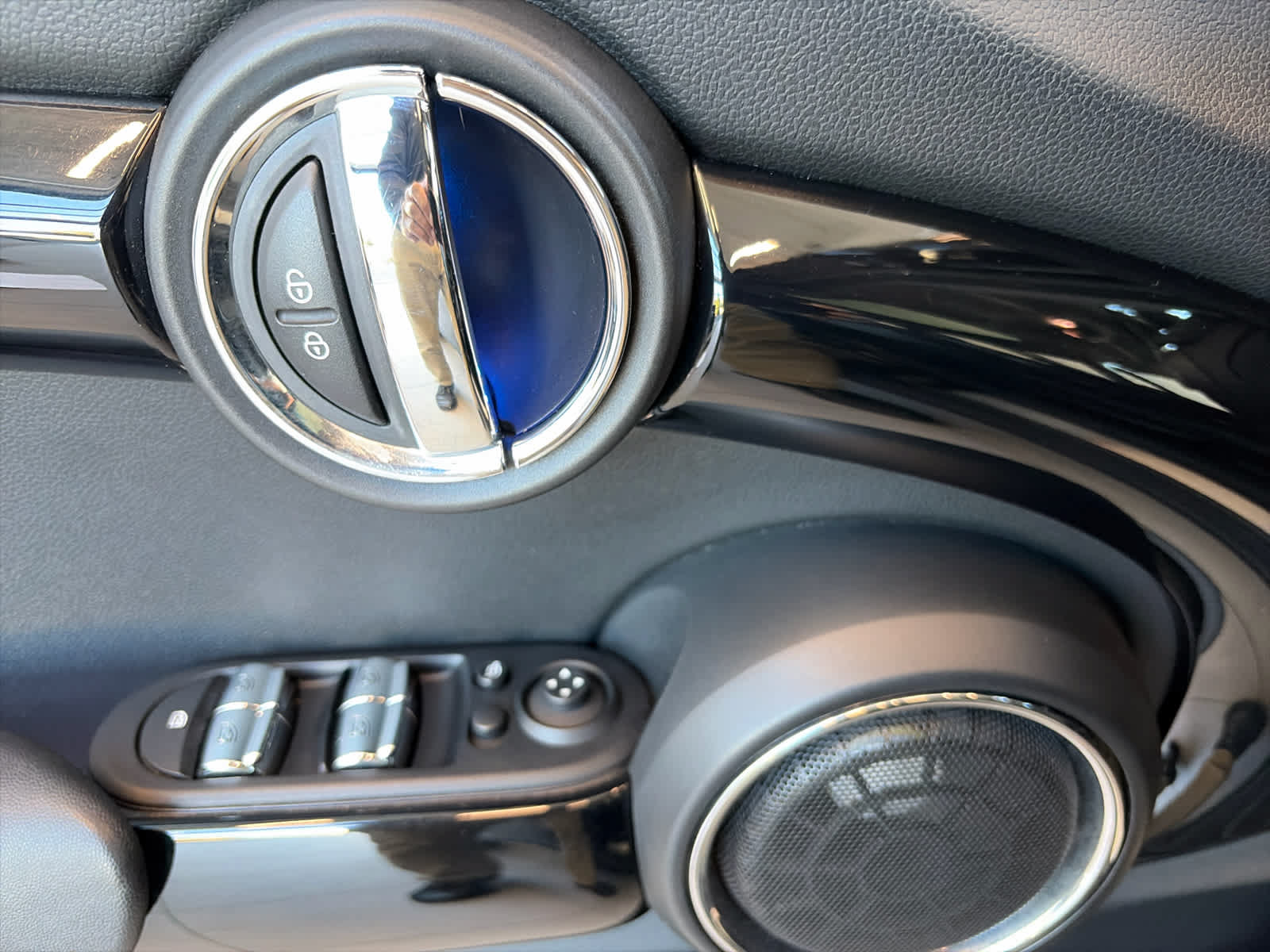 Used 2018 MINI Cooper S FWD image 19