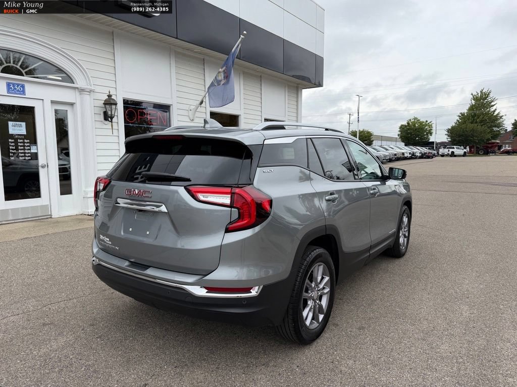 Used 2024 GMC Terrain SLT FWD image 5