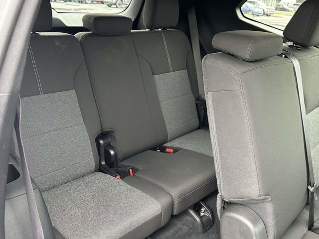 Used 2025 GMC Acadia Elevation image 12