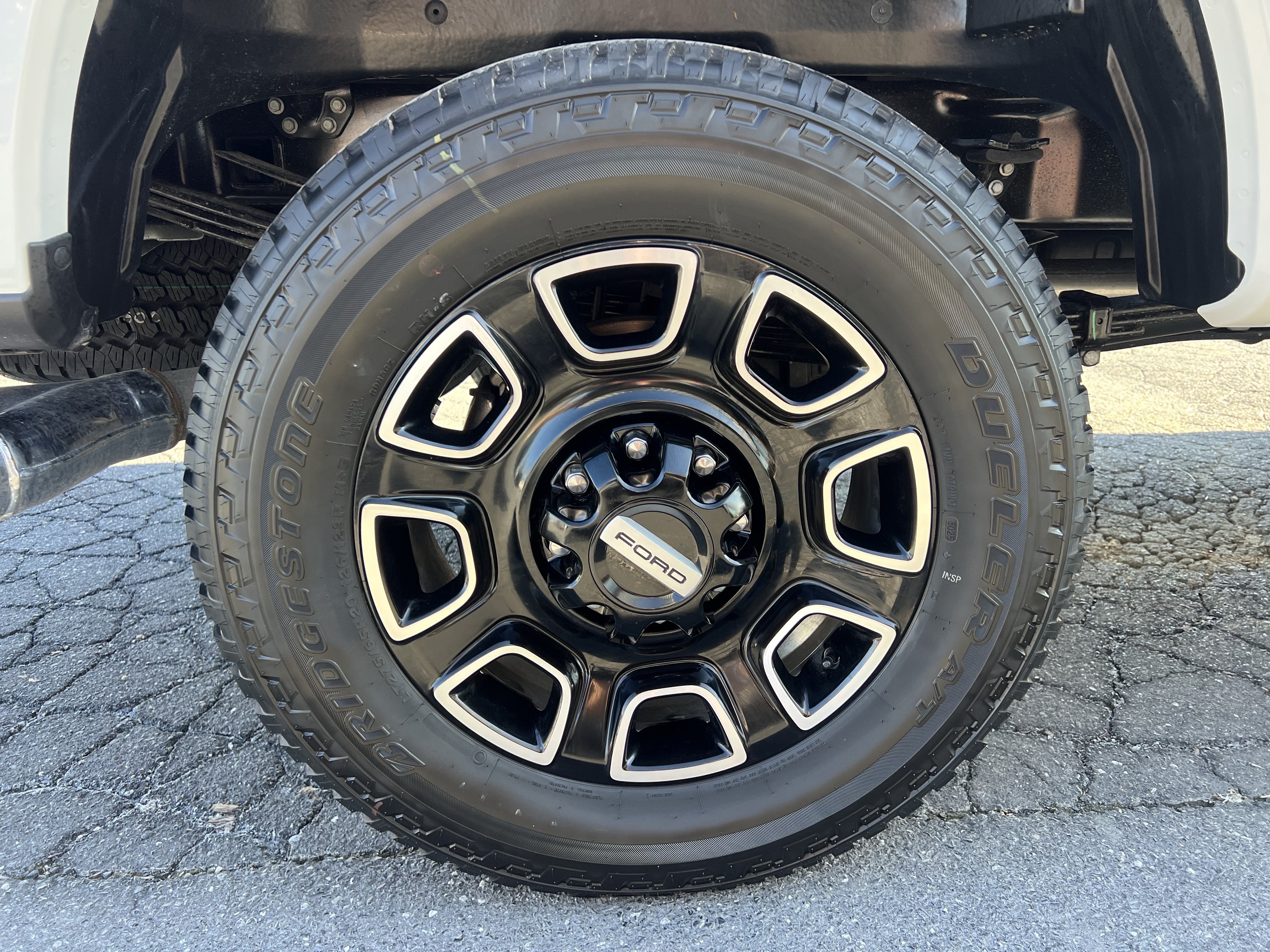 New 2026 Ford F350 Platinum w/ FX4 Off-Road Package AWD/4WD image 14