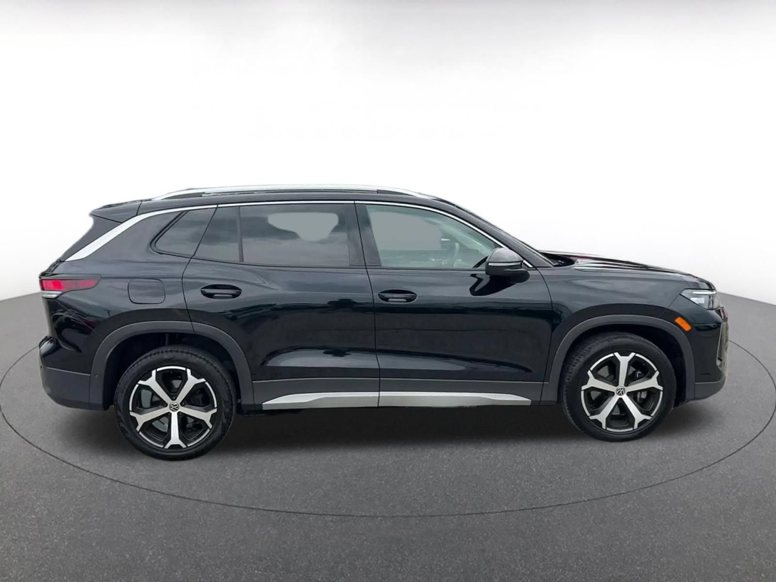 Used 2026 Volkswagen Tiguan SE AWD/4WD image 15