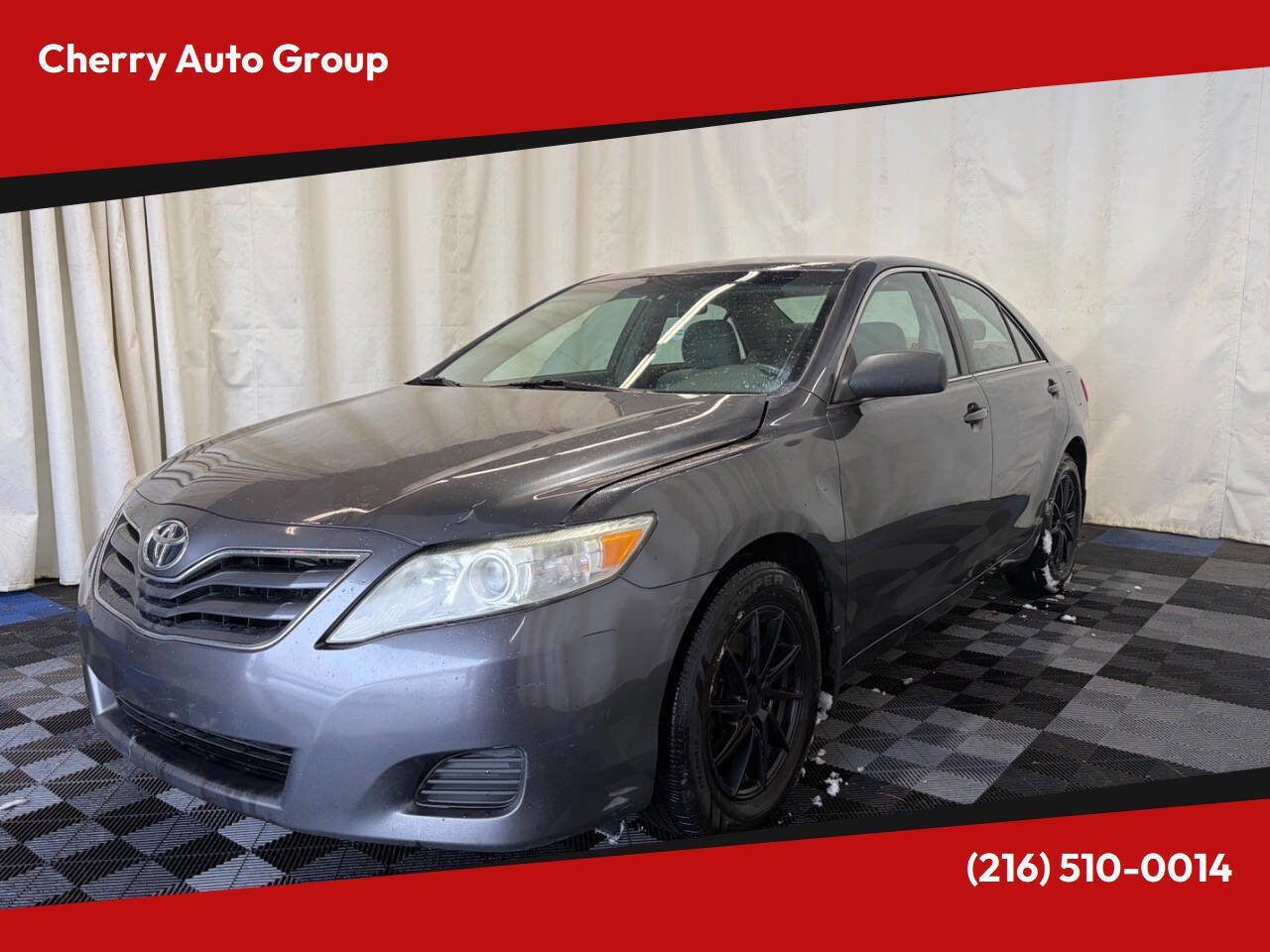 Used 2011 Toyota Camry LE image 1