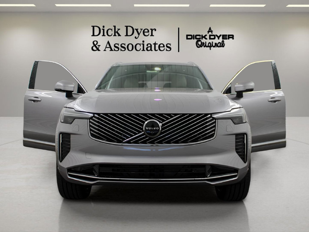 Certified 2026 Volvo XC90 B5 Plus w/ Protection Package Premier AWD/4WD image 8