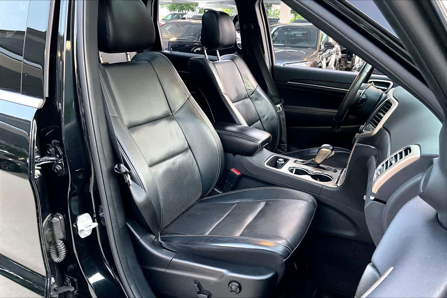 Used 2017 Jeep Grand Cherokee Limited w/ Luxury Group II RWD image 9