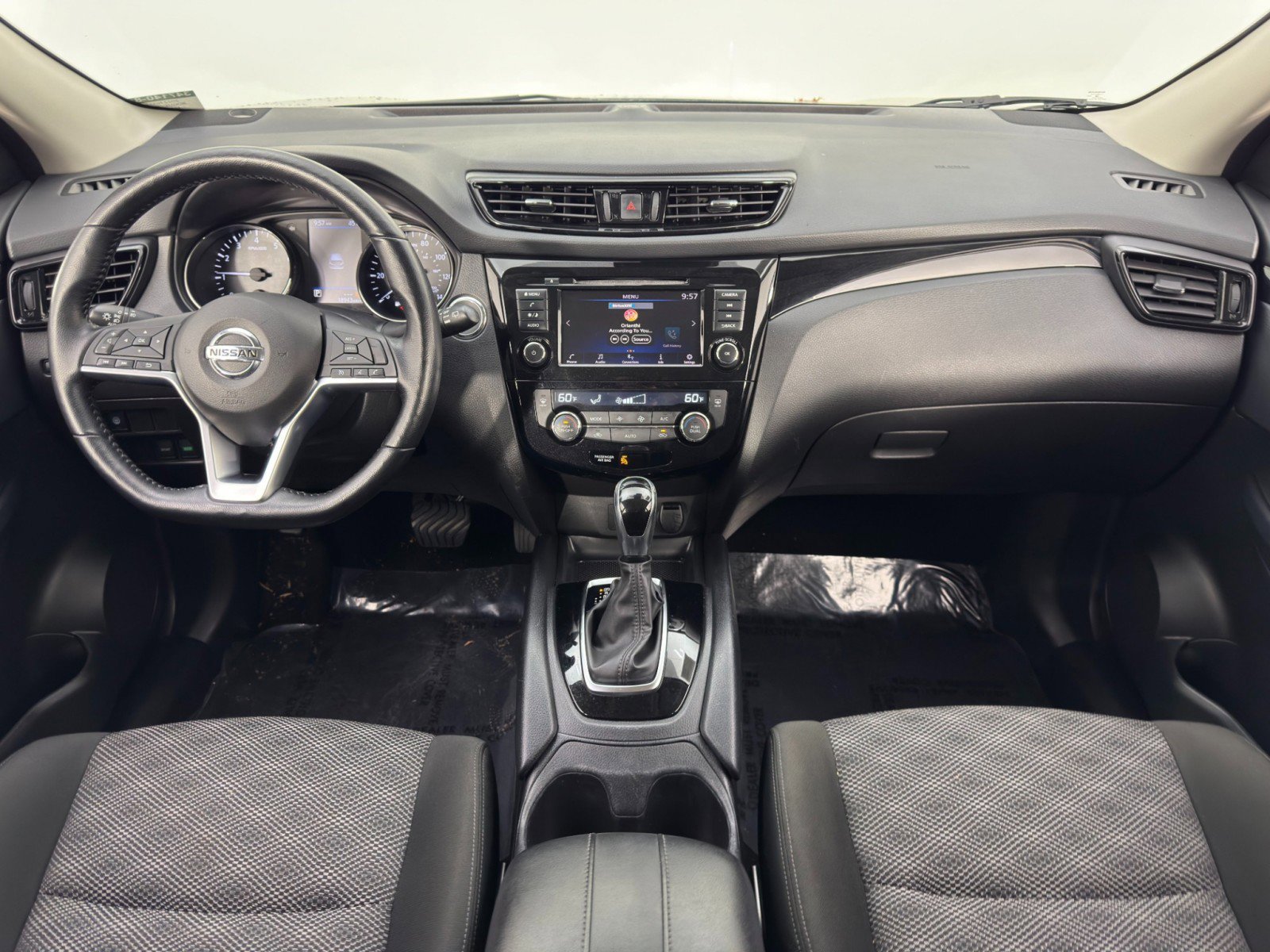 Used 2022 Nissan Rogue Sport SV image 11