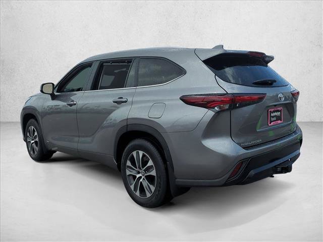 Certified 2026 Toyota Highlander XLE image 8