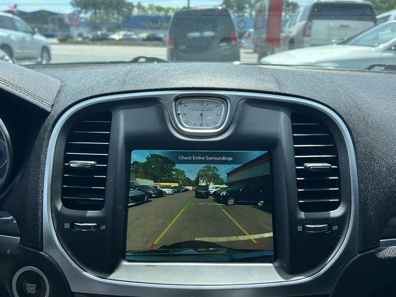 Used 2020 Chrysler 300 Touring w/ Driver Convenience Group image 12