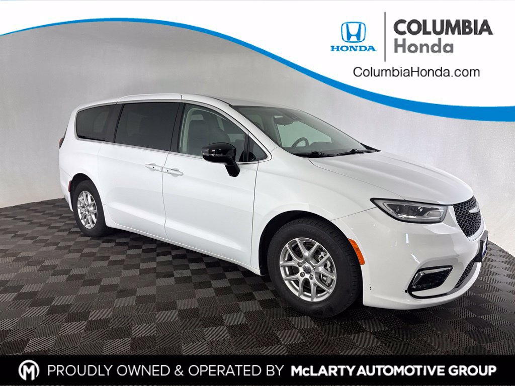 Used 2024 Chrysler Pacifica Touring-L FWD 360° Tour
