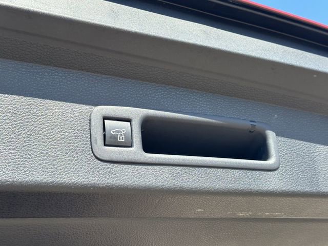 Used 2025 Toyota Sienna XLE image 34