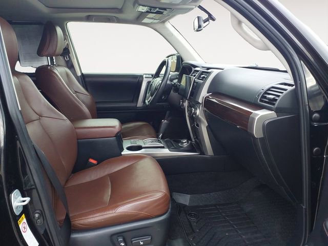 Used 2018 Toyota 4Runner SR5 AWD/4WD image 9