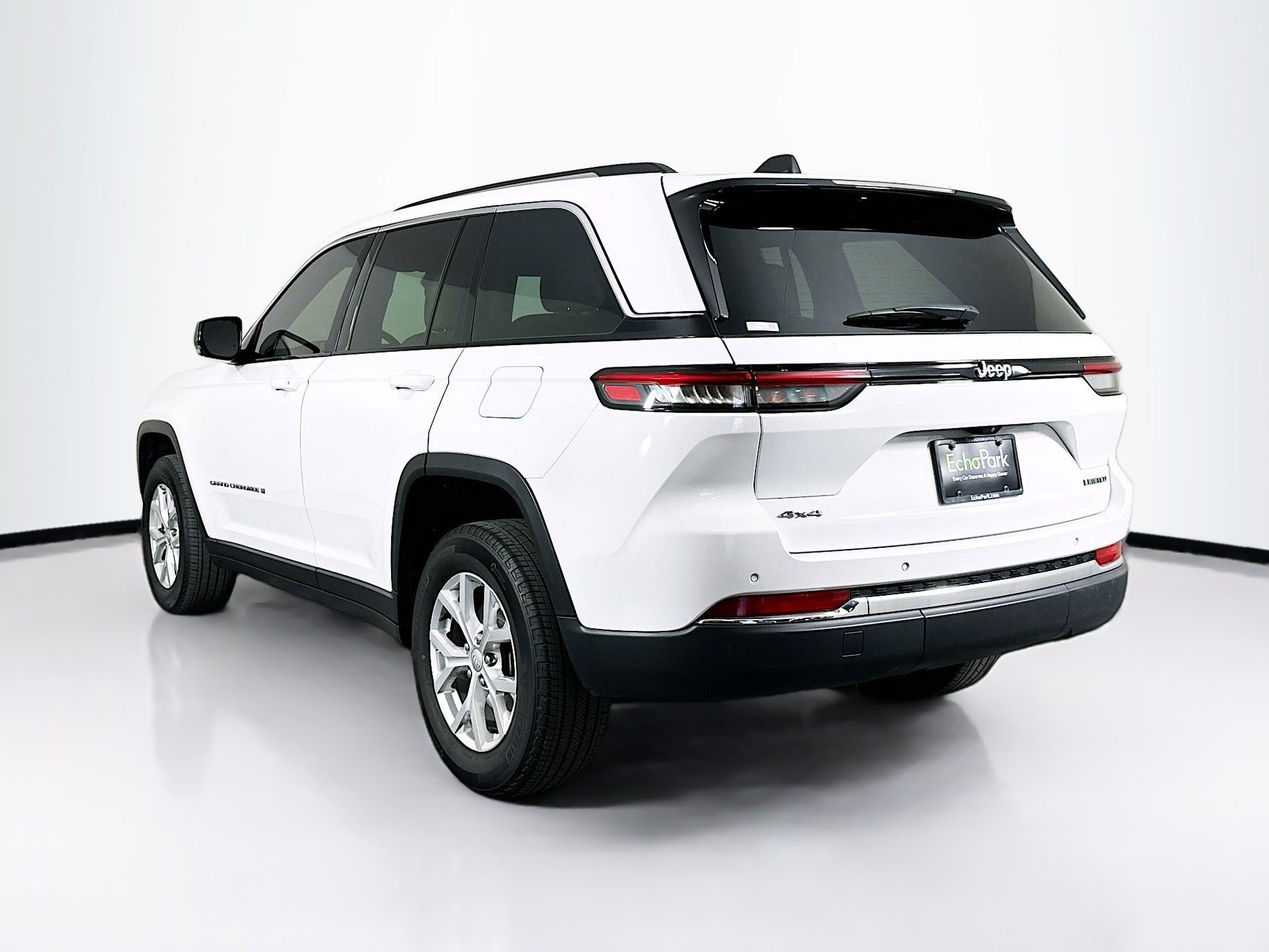 Used 2023 Jeep Grand Cherokee Limited AWD/4WD image 5