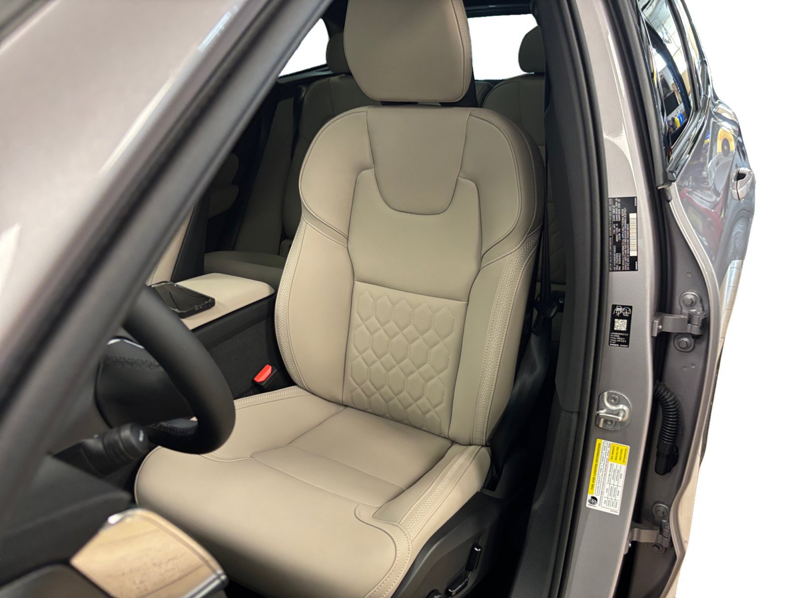 New 2026 Volvo XC60 T8 Plus w/ Climate Package AWD/4WD image 38