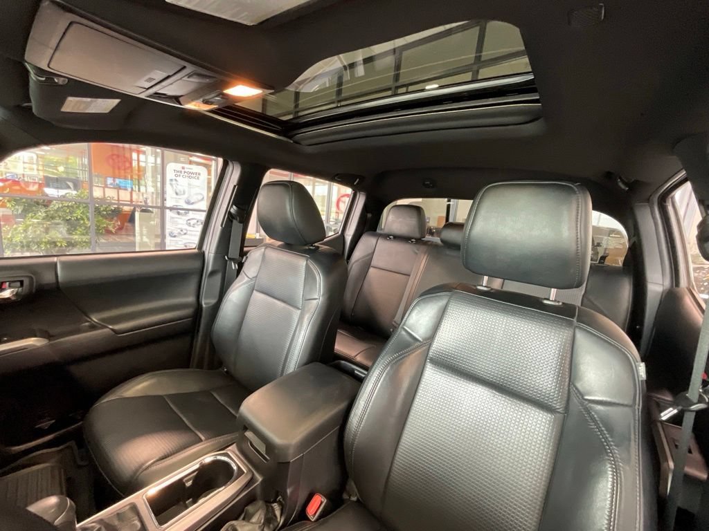 Used 2019 Toyota Tacoma Limited AWD/4WD image 10