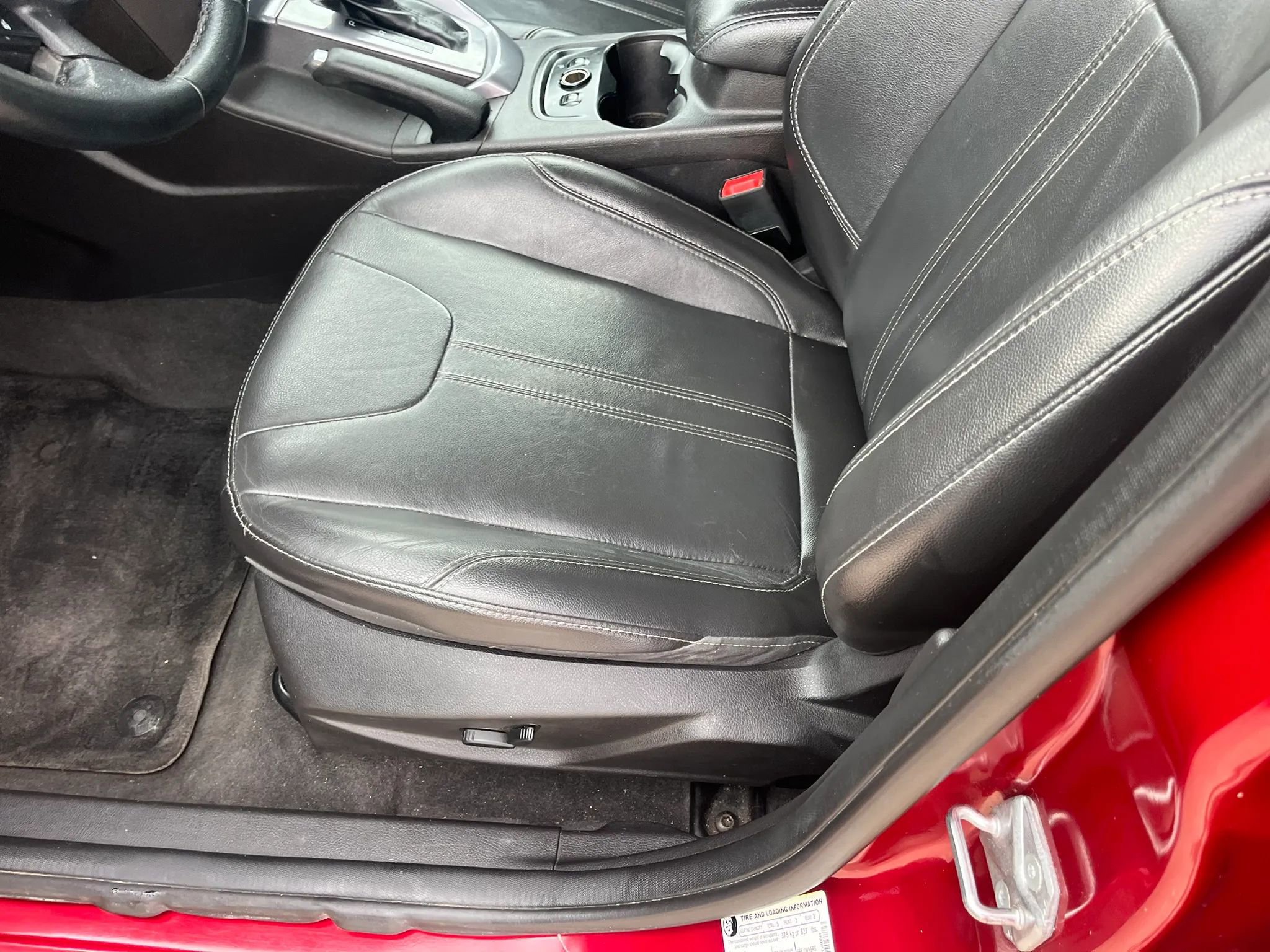 Used 2014 Ford Focus Titanium image 11