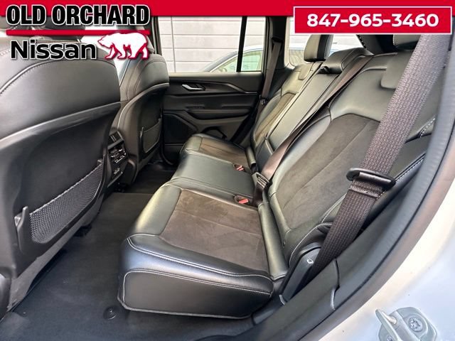 Used 2023 Jeep Grand Cherokee Altitude AWD/4WD image 14