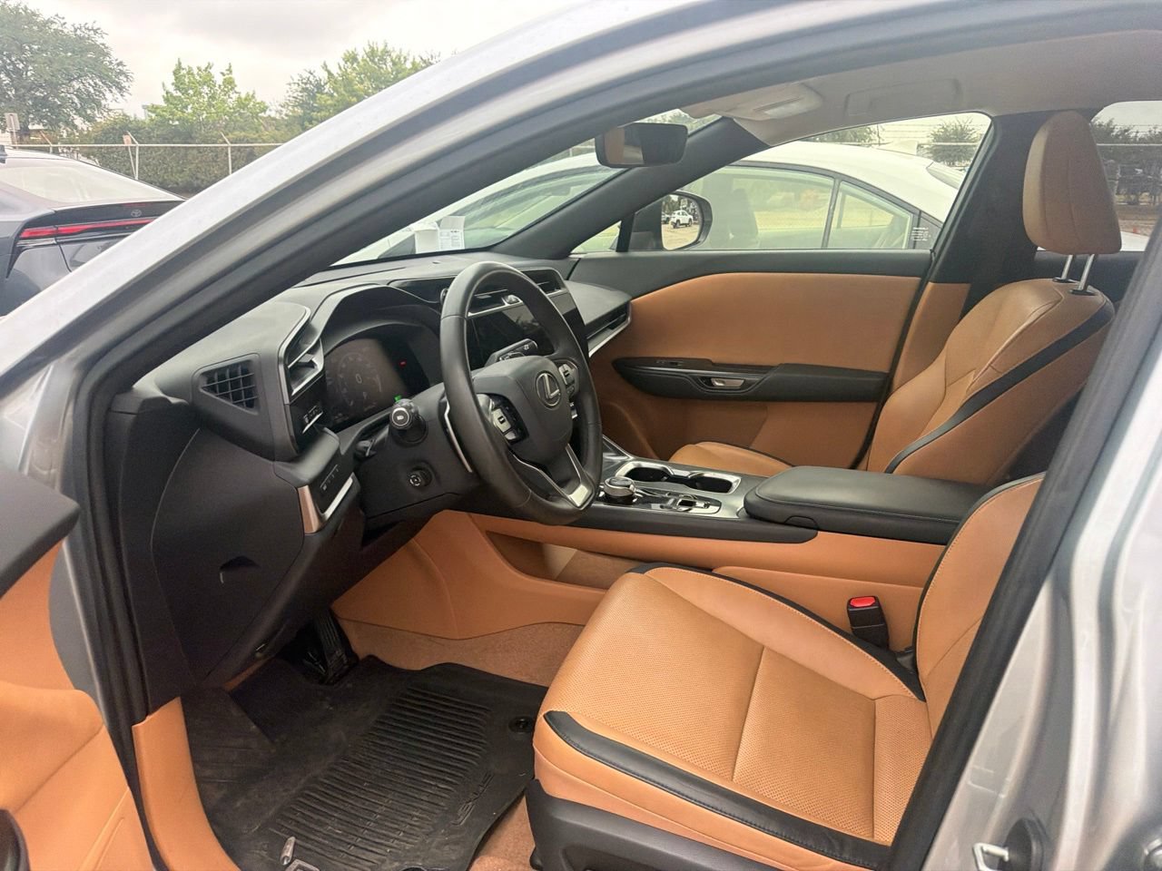 Used 2024 Lexus RZ 300e Premium w/ Accessory Package (Z1) FWD image 9