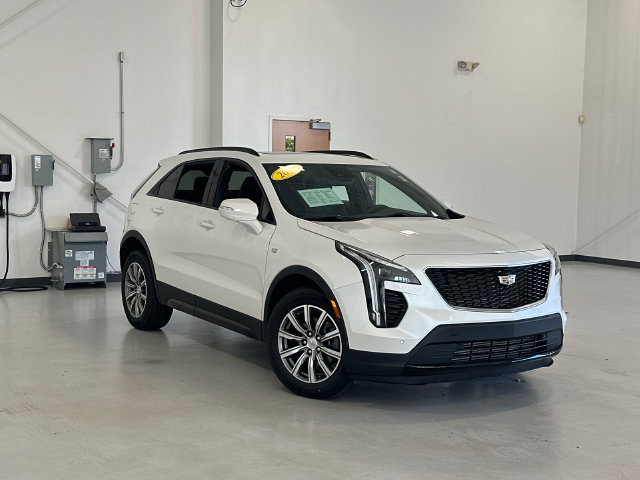 Certified 2022 Cadillac XT4 Sport w/ Enhanced Visibility Package AWD/4WD image 2