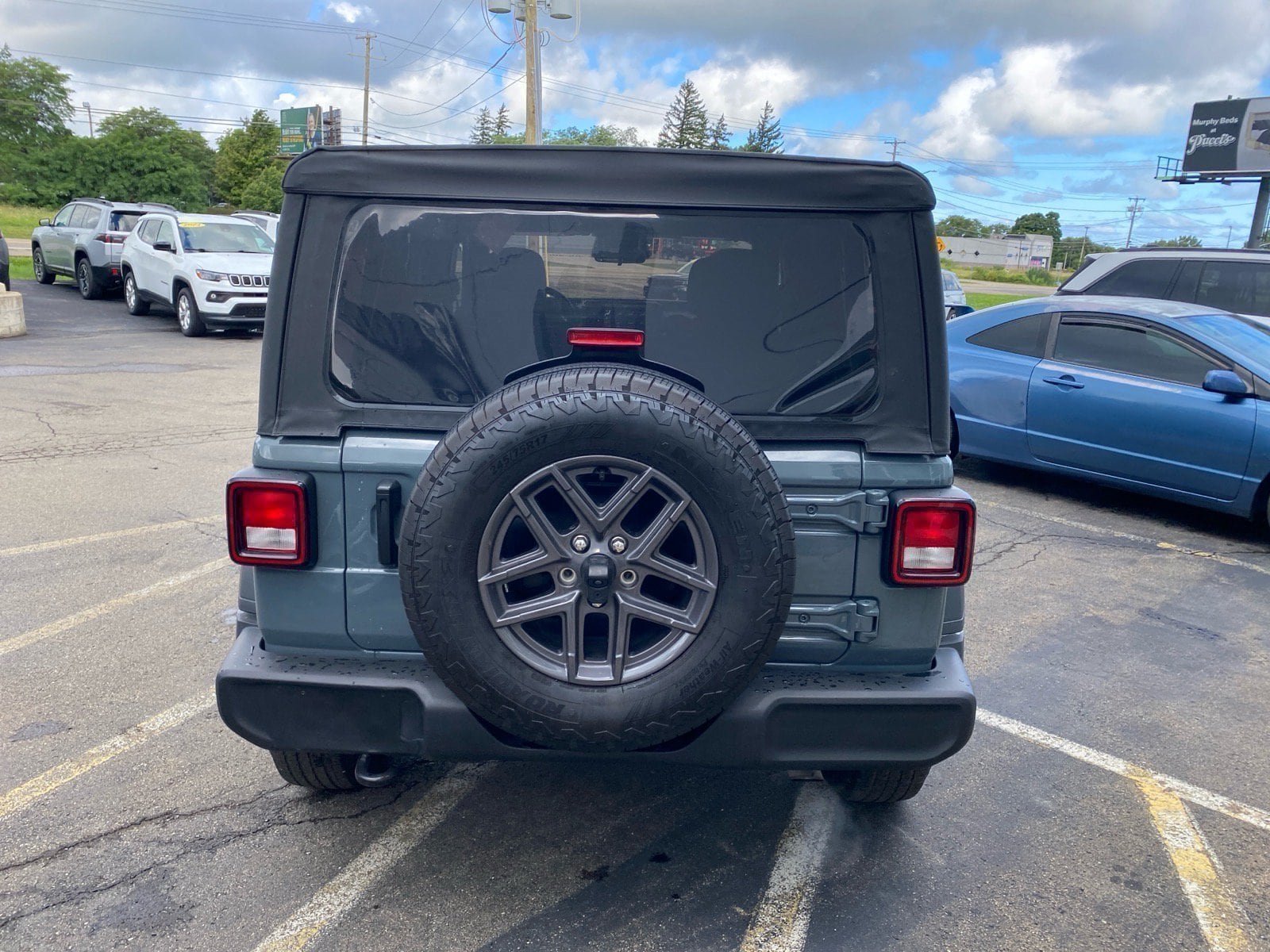 Used 2025 Jeep Wrangler Unlimited Sport AWD/4WD image 4