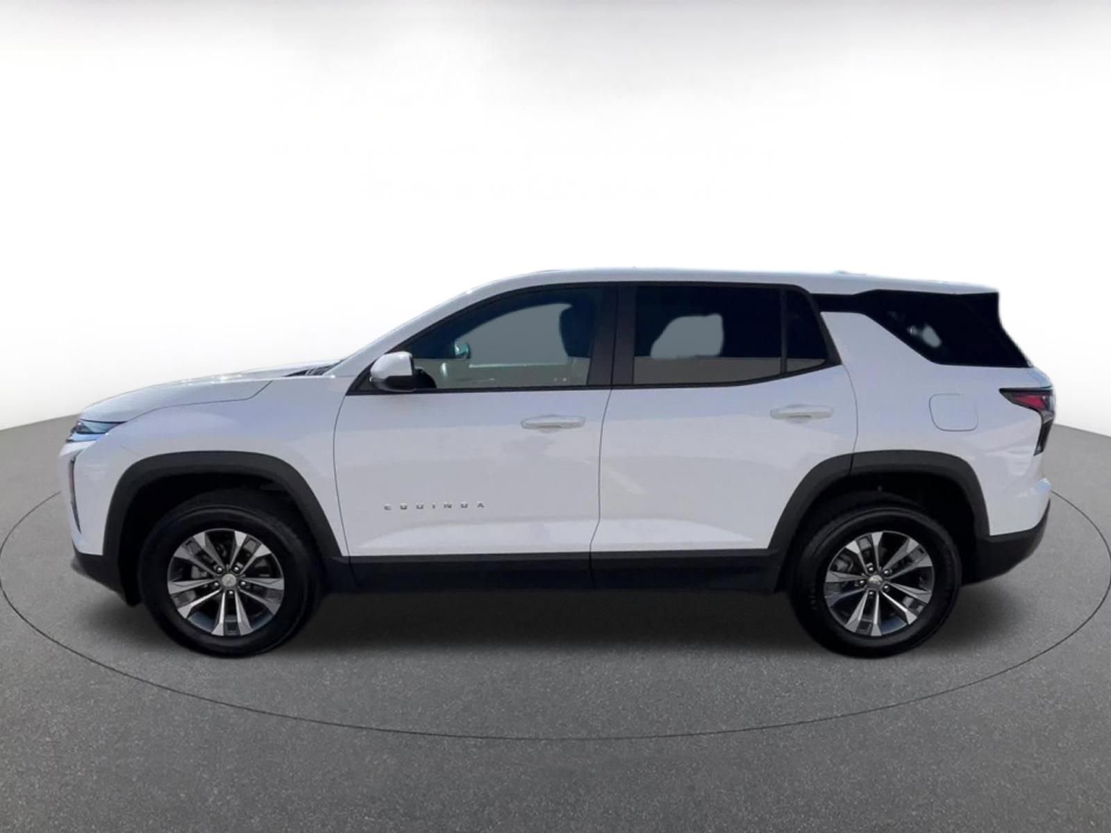Used 2025 Chevrolet Equinox LT FWD image 9