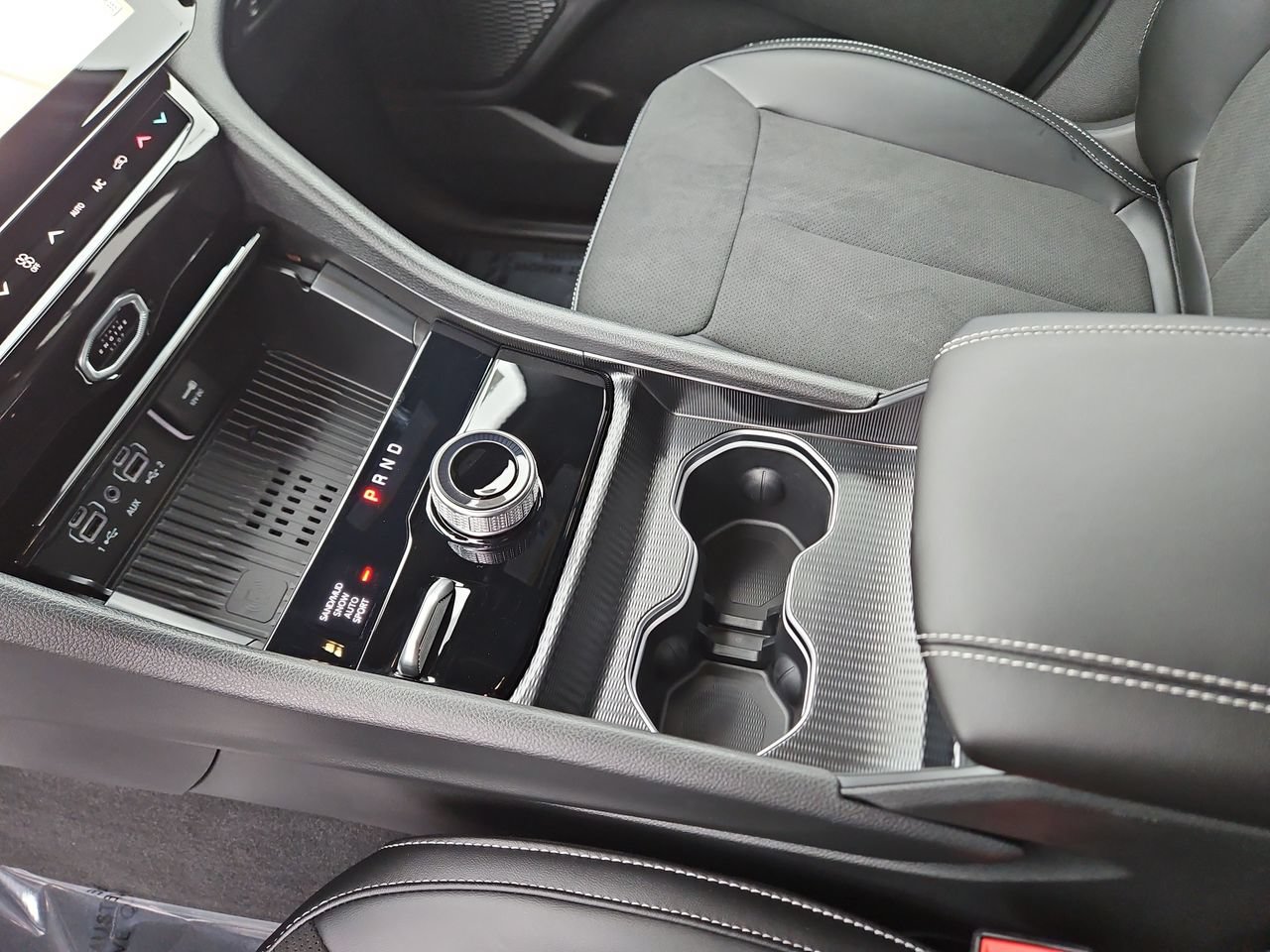 New 2026 Jeep Grand Cherokee Altitude AWD/4WD image 30