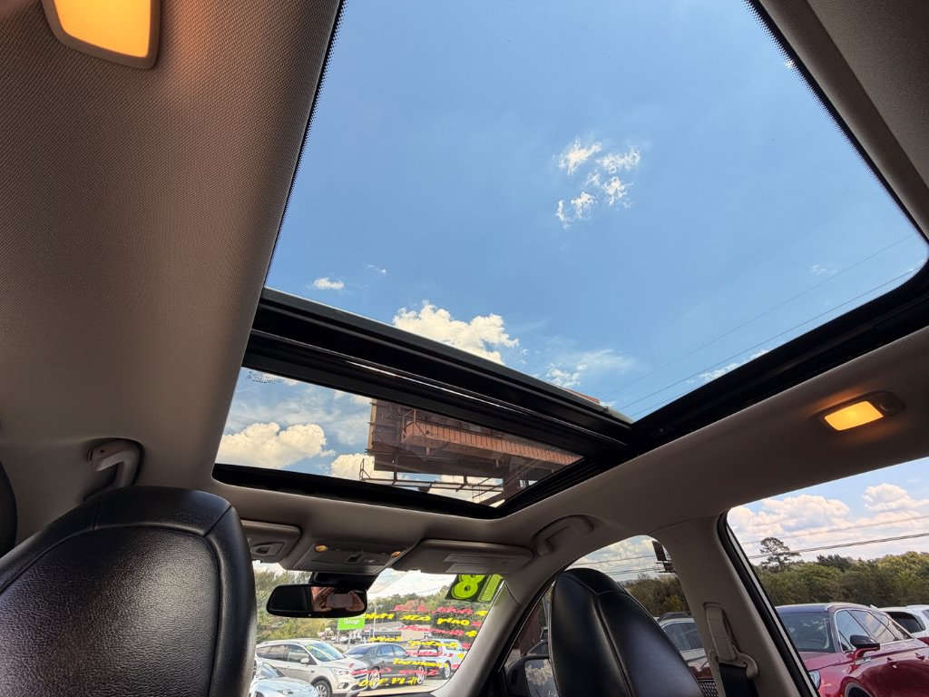 Used 2018 Nissan Rogue SL w/ Premium Package FWD image 6