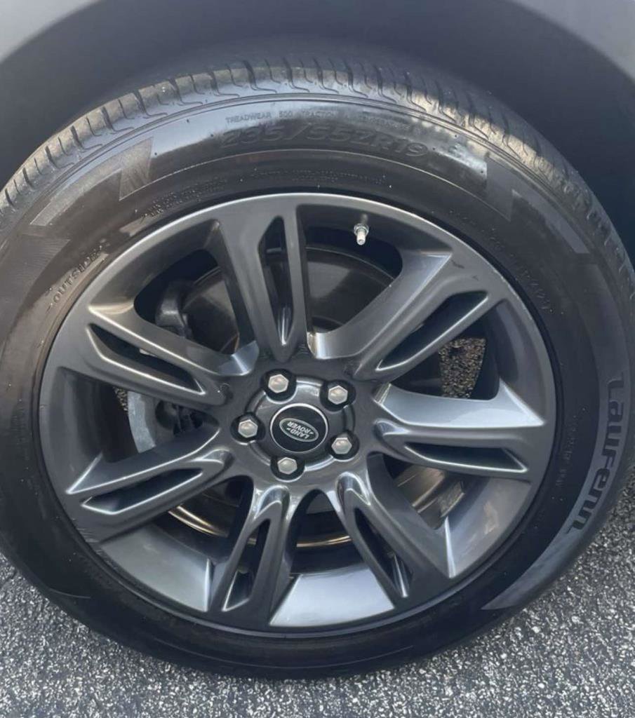 Used 2019 Land Rover Range Rover Evoque Landmark Edition image 5