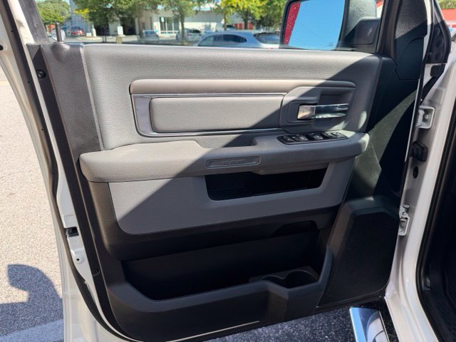 Used 2020 RAM 1500 Classic SLT w/ Luxury Group RWD image 10