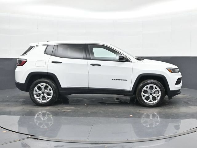 Used 2025 Jeep Compass Sport AWD/4WD image 21