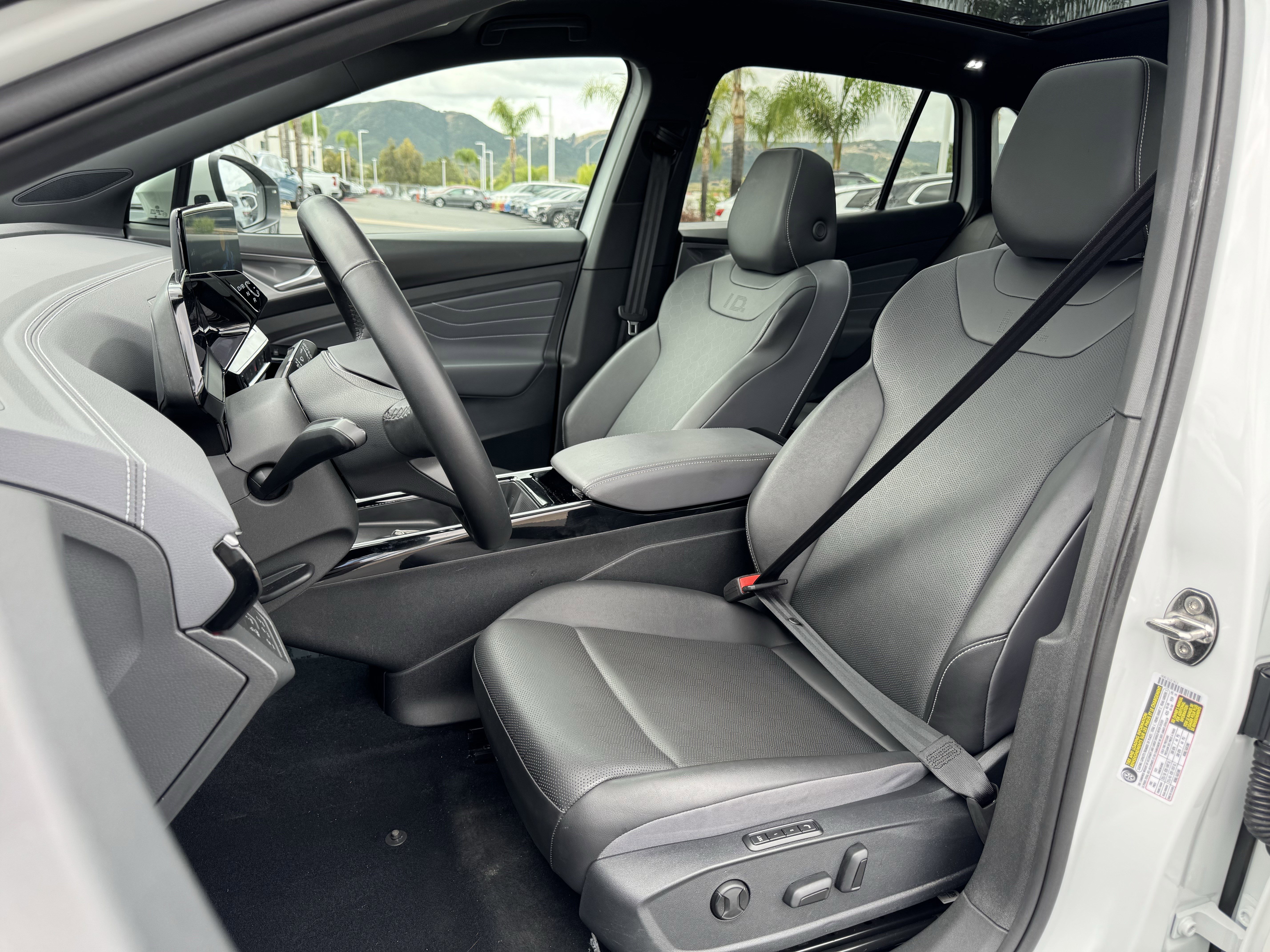 Certified 2023 Volkswagen ID.4 Pro S Plus AWD/4WD image 15