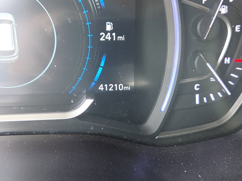 Used 2019 Hyundai Santa Fe FWD image 28