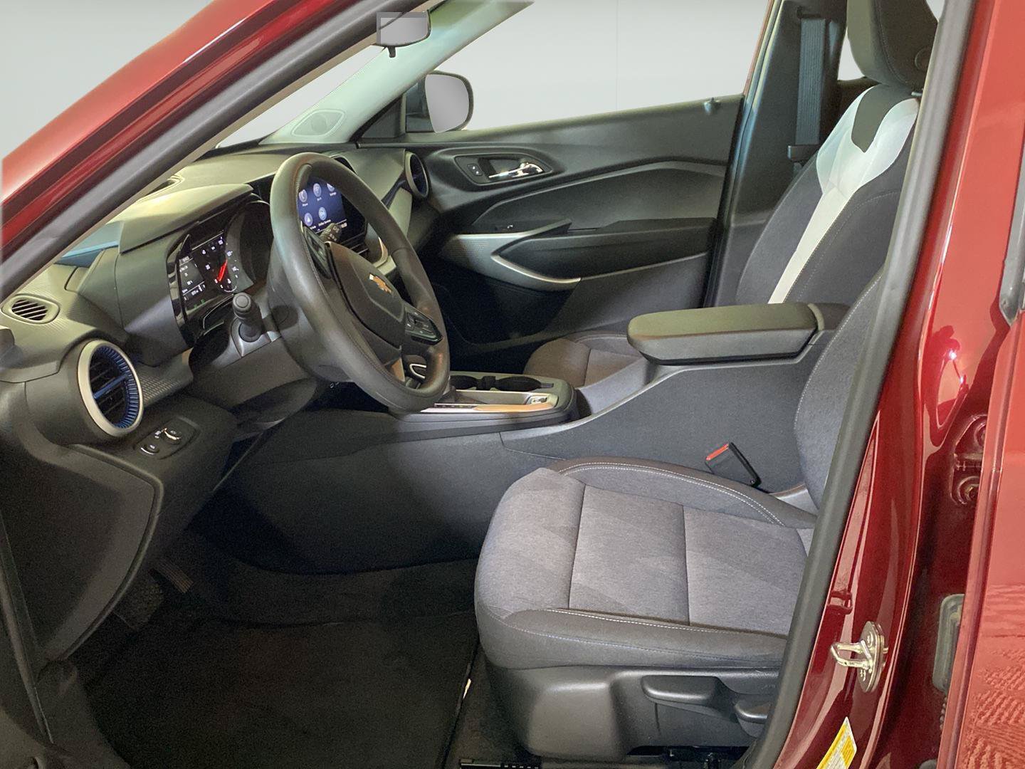 Certified 2024 Chevrolet Trax LS FWD image 23