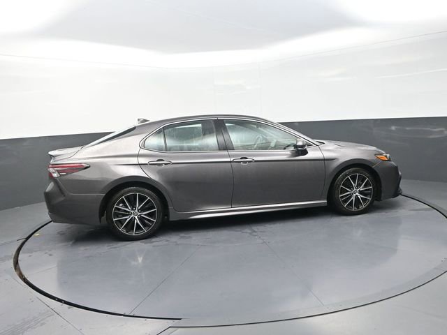 Used 2024 Toyota Camry SE FWD image 9